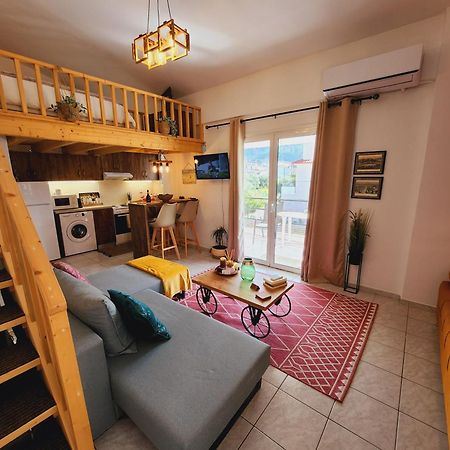 Luxury Loft Apartment Vivian Патра Екстериор снимка