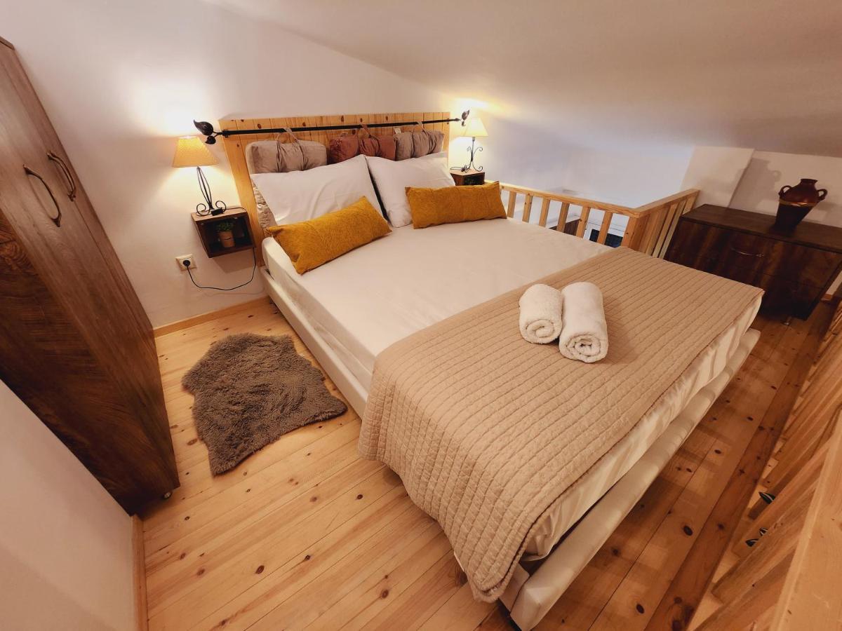 Luxury Loft Apartment Vivian Патра Екстериор снимка