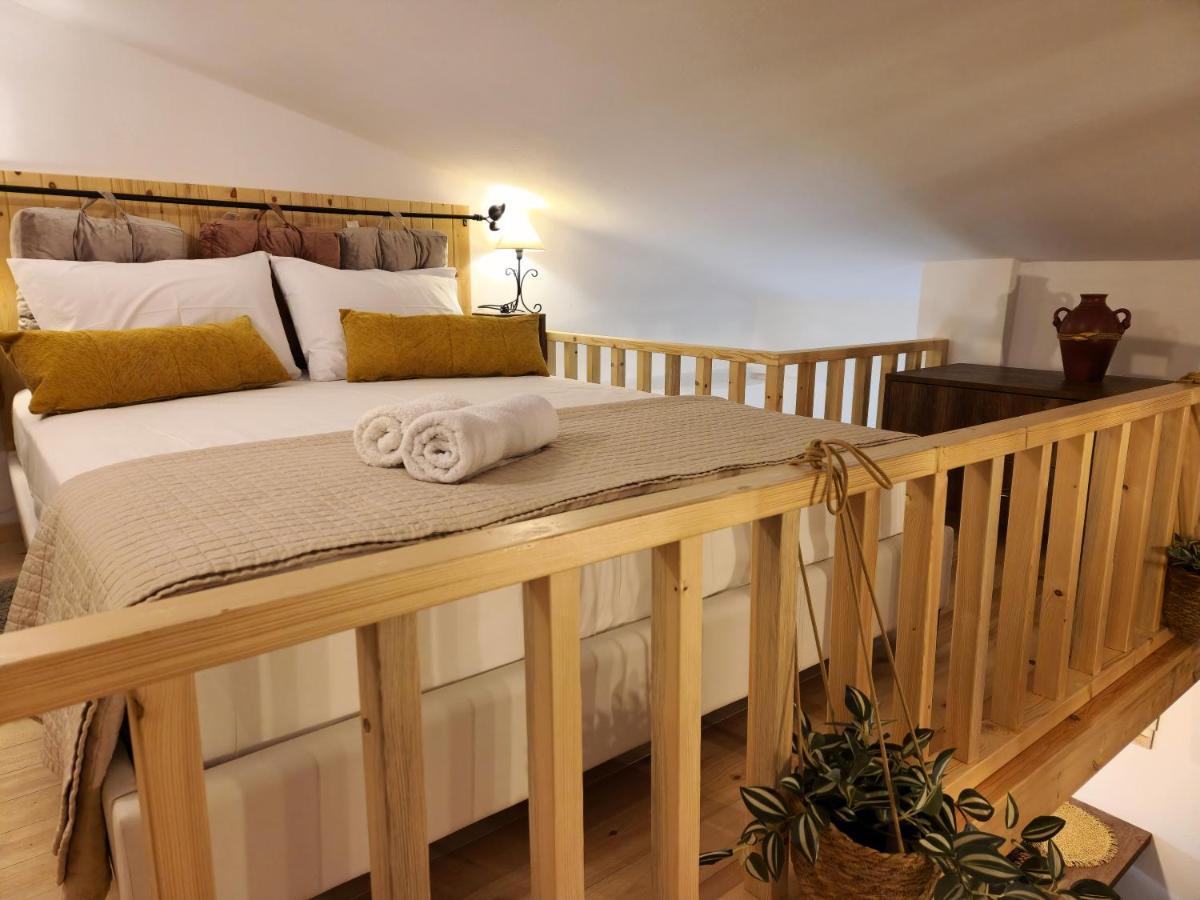 Luxury Loft Apartment Vivian Патра Екстериор снимка