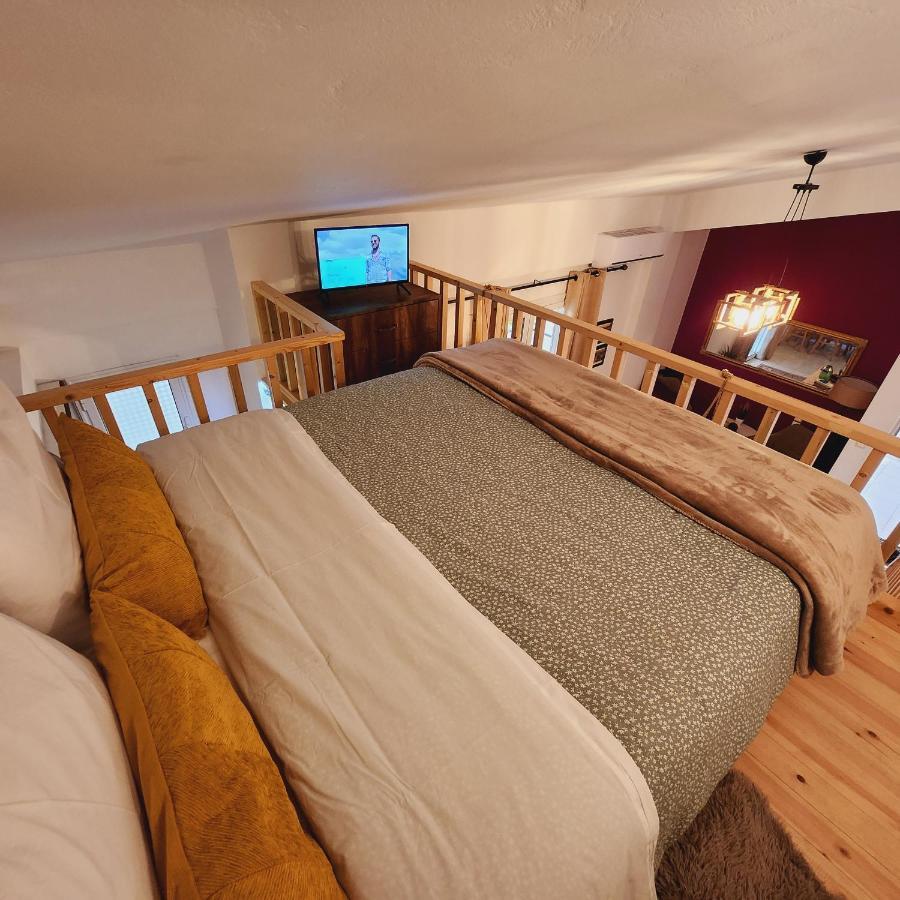 Luxury Loft Apartment Vivian Патра Екстериор снимка