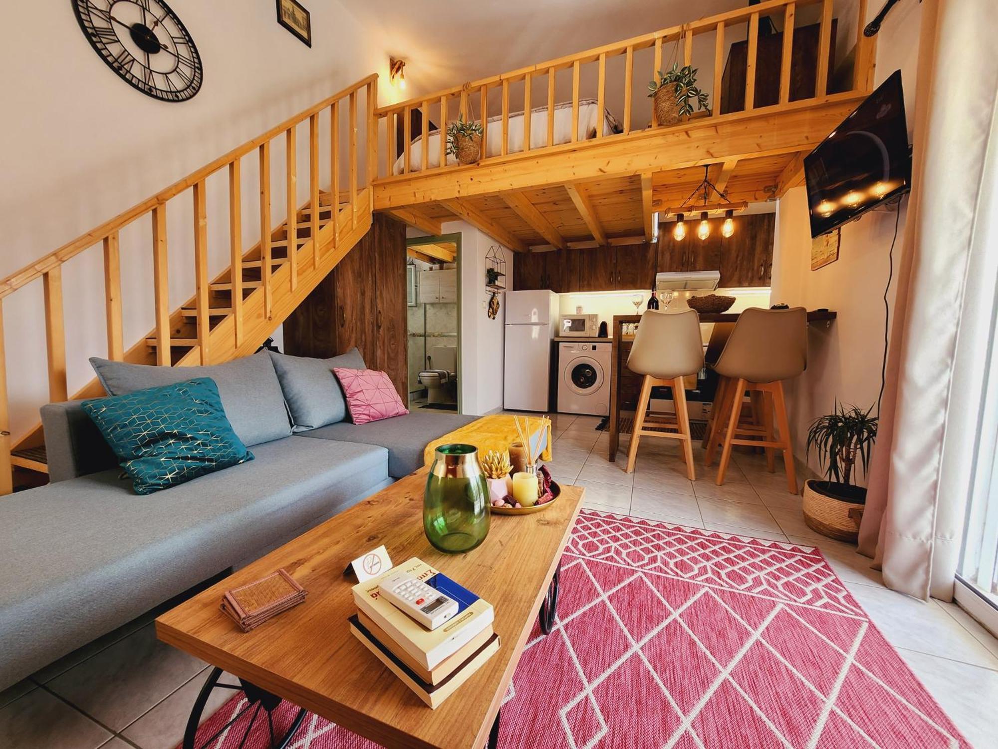 Luxury Loft Apartment Vivian Патра Екстериор снимка